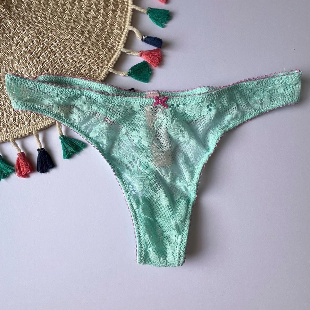 Victoria's Secret Tease High-Leg Scoop Thong Panty Waterfall & Peony Medium NEW